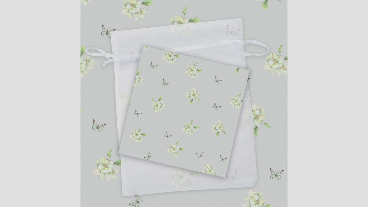 Load and play video in Gallery viewer, Orecchini a bottone in argento coccinella
