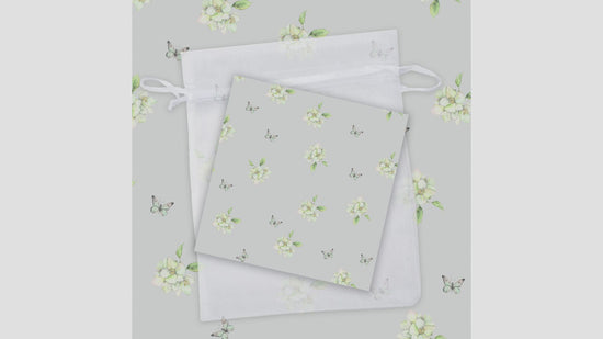 Load and play video in Gallery viewer, Orecchini a bottone in argento coccinella
